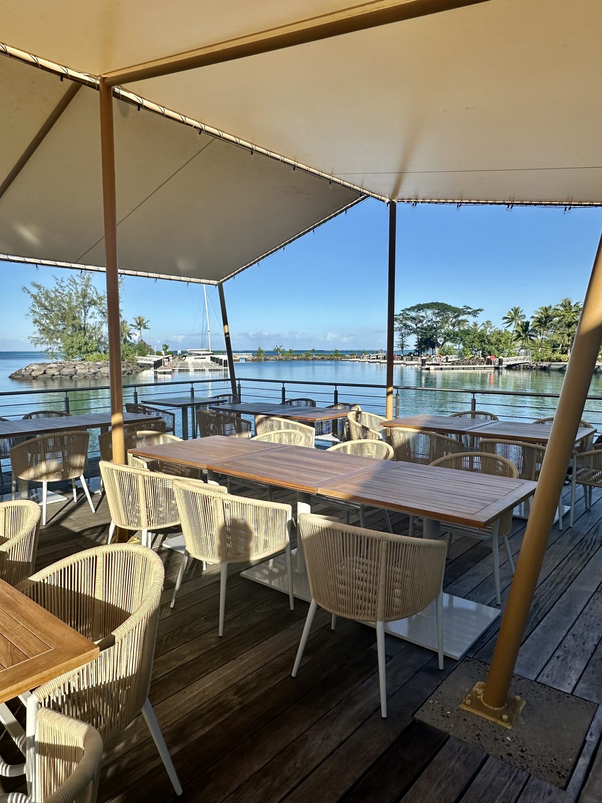La terrasse de KAI avec vue sur le lagon